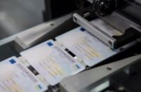 Первые украинцы получили ID-паспорта